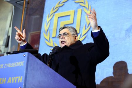 Όταν σύσσωμη η Χρυσή Αυγή τραγουδούσε υπέρ του τρίτου ράιχ