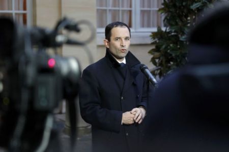 Γαλλία: Αντιμέτωπος με τη διάλυση του Σοσιαλιστικού Κόμματος ο νέος ηγέτης