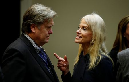 Ο Λευκός Οίκος του Τραμπ: Πρώτα ανύπαρκτη «σφαγή» και μετά «λάθη γίνονται»