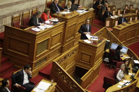 Το «μπαλάκι» των ευθυνών για την μη ανάληψη νομοθετικής πρωτοβουλίας για τον ΔΟΛ