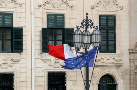 ΕΕ για Τραμπ: Ανησυχούμε, αλλά οφείλουμε να συνομιλούμε