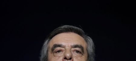 Μία ακόμα δημοσκόπηση δείχνει την έξοδο στον Φιγιόν