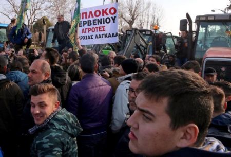 Οι κοινωνικές εκρήξεις τρομάζουν την κυβέρνηση