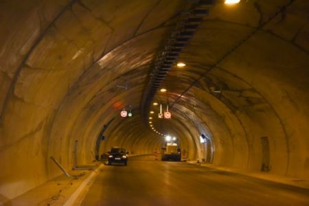 Η μεγαλύτερη οδική σήραγγα των Βαλκανίων