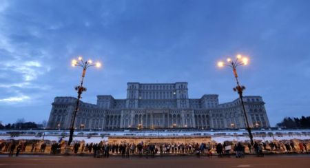 Αποσύρει η Ρουμανία αμφιλεγόμενο διάταγμα για τις υποθέσεις διαφθοράς