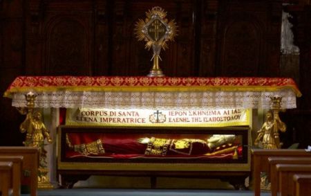 Στην Αθήνα από την Κυριακή το ιερό λείψανο της Αγίας Ελένης