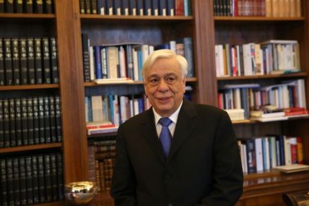 Στη Σαουδική Αραβία μεταβαίνει ο Προκόπης Παυλόπουλος