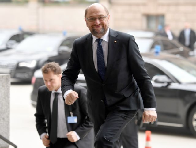 Ελπίζουν τώρα σε Σουλτς και Μακρόν