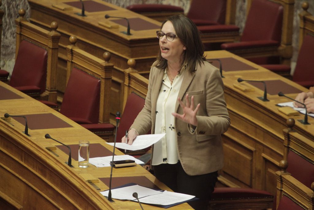 Παπανάτσιου: Ψάχνουμε λύση για το ακατάσχετο επαγγελματικών λογαριασμών