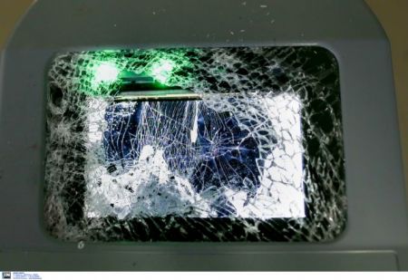 Δικογραφία για τρεις για το σπάσιμο ακυρωτικών μηχανημάτων στο Μετρό της Ομόνοιας