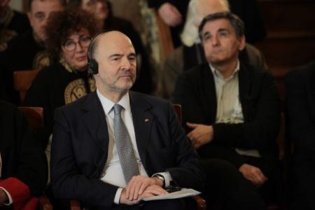 Μοσκοβισί: Κανένα μέτρο ελάφρυνσης του χρέους πριν το καλοκαίρι του 2018