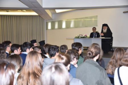 Ιερώνυμος: Αντίθετος με την επίδειξη του οίκου Gucci στην Ακρόπολη