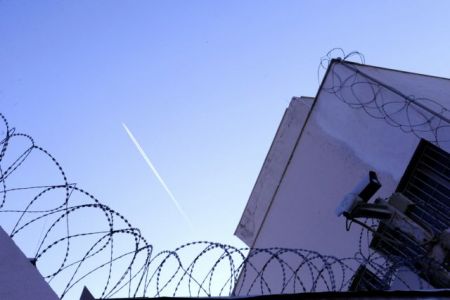 Χάπια στον φυλακισμένο πατέρα της μετέφερε 12χρονο κορίτσι