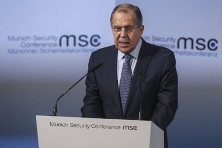 Λαβρόφ: «Ψυχροπολεμικός θεσμός» το ΝΑΤΟ