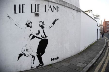 Τζέντλεμαν χαρακτηρίζει η Τερέζα Μέι τον Ντόναλντ Τραμπ