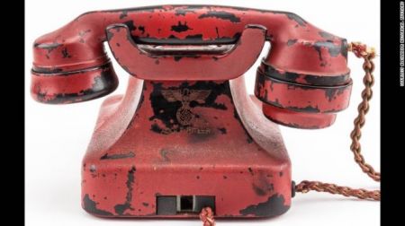 Το κόκκινο τηλέφωνο του Χίτλερ που πωλήθηκε έναντι 243.000 δολαρίων
