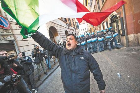 Δικαστήριο μπλοκάρει την παροχή των υπηρεσιών της Uber στην Ιταλία