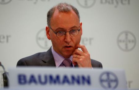 Οι εποπτικές αρχές καθυστερούν τη συμφωνία Bayer – Monsanto