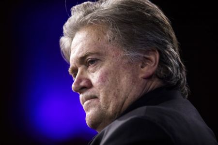 Νέο πλήγμα για Μπάνον, παραιτήθηκε και από τo Breitbart