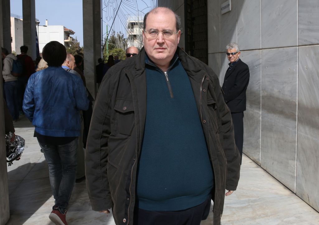 Μαστίγιο και καρότο από Νίκο Φίλη για τη συμφωνία