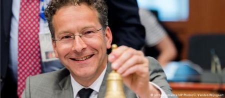 O Ντάισελμπλουμ με την πλάτη στον τοίχο