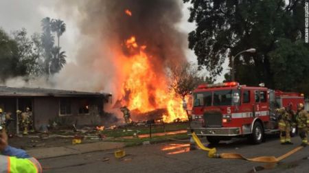 Συντριβή αεροσκάφους σε σπίτι στην Καλιφόρνια με 4 νεκρούς