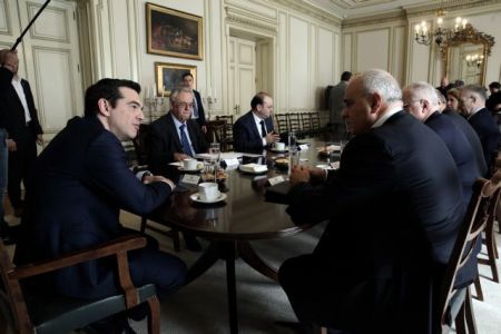 Tι συζητούν Τσίπρας – τραπεζίτες