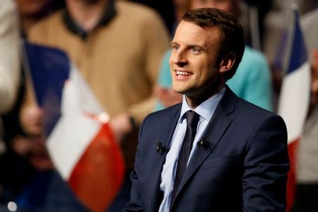 Πέφτει ο Φιγιόν, ανεβαίνει ο Μακρόν