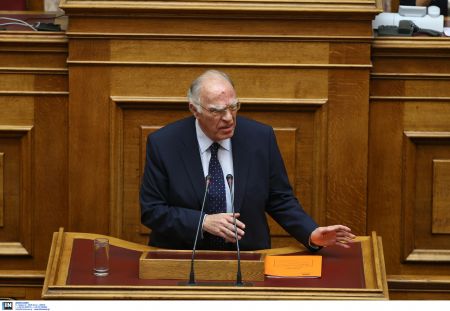 Λεβέντης: Συμφωνεί με την πρόταση Σκουρλέτη, αλλά δεν ψηφίζει τα μέτρα