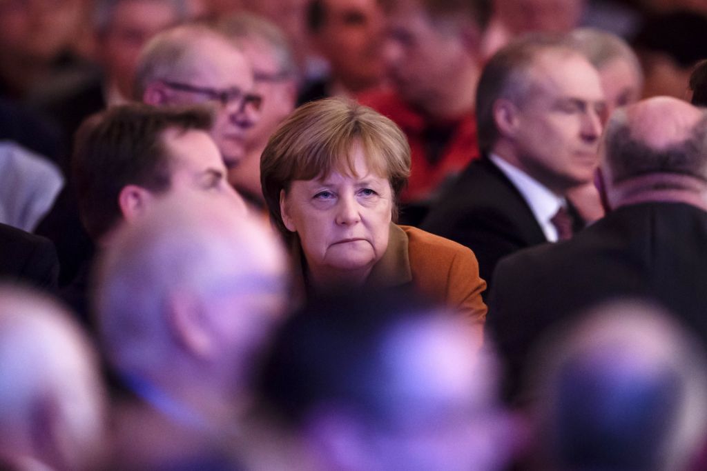 Στήθος με στήθος η διαφορά Μέρκελ-Σουλτς δείχνει νέα δημοσκόπηση