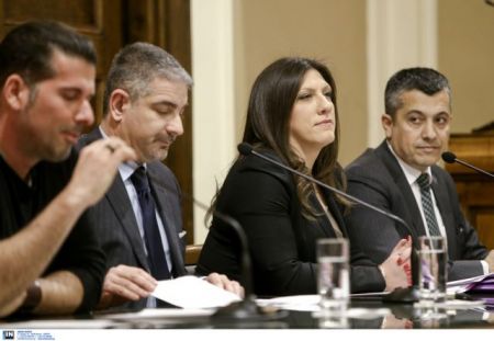 Τι γυρεύει η Ζωή στο «παζάρι» της Siemens