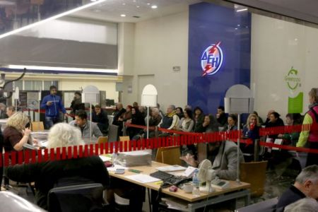 105.000 λιγότεροι οι καταναλωτές που θα έχουν φθηνότερο ρεύμα