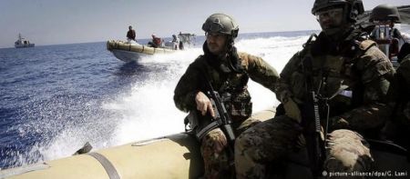 Deutsche Welle: Βήματα προς μια κοινή άμυνα στην ΕΕ