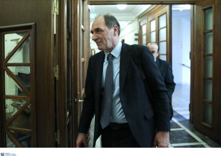 Σταθάκης για ΔΕΣΦΑ: Δεν είναι ατόπημα η προαγωγή πριν τη συνταξιοδότηση