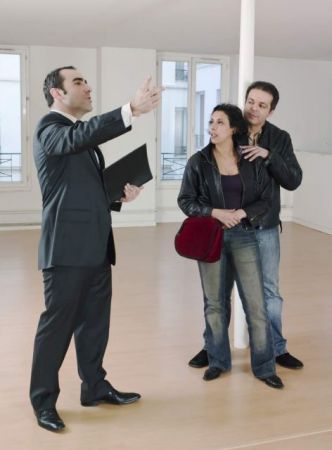 Γυναικεία υπόθεση η εξεύρεση στέγης για την οικογένεια