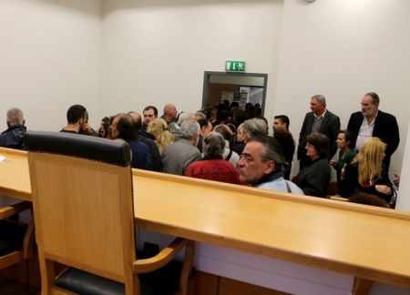 Συμβολαιογράφοι: Υποπτες ματαιώσεις πλειστηριασμών