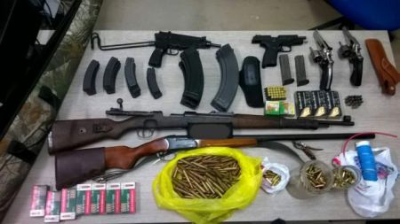 Οπλα και εκρηκτικά στο σπίτι 27χρονου στη Χερσόνησο Ηρακλείου