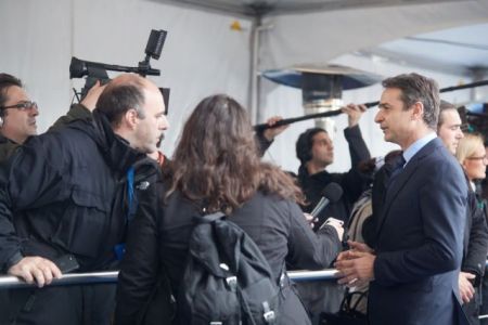 Για τις προκλητικές ενέργειες της Τουρκίας ενημέρωσε ευρωπαίους αξιωματούχους ο Μητσοτάκης