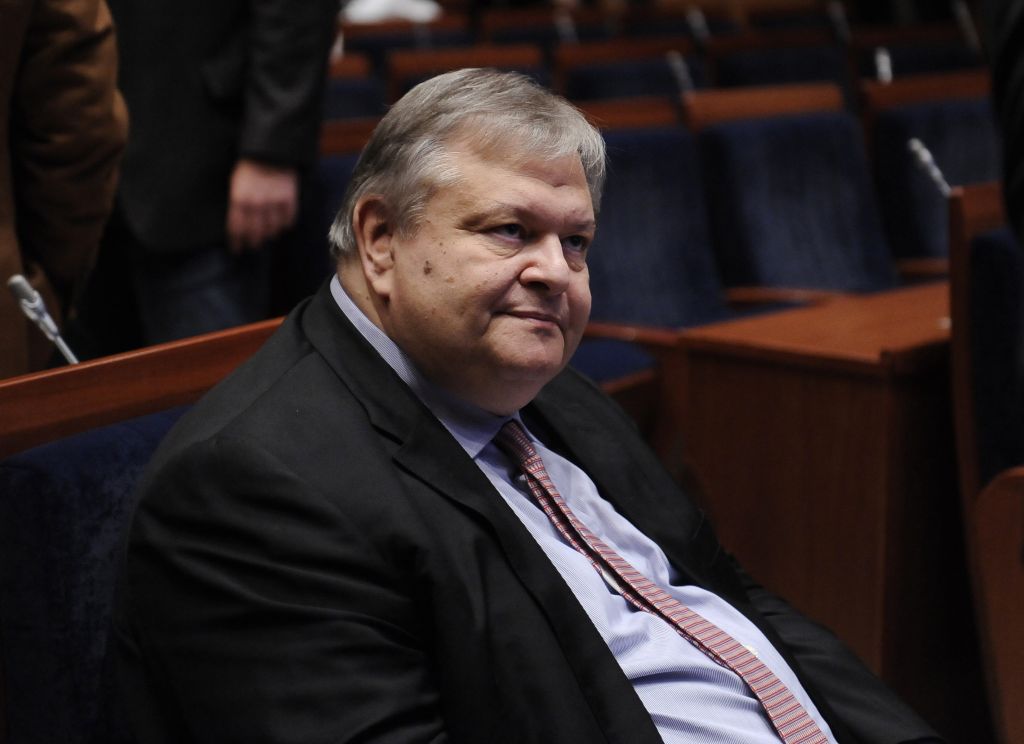 Βενιζέλος: Προτεραιότητα της χώρας να φύγει τώρα η κυβέρνηση