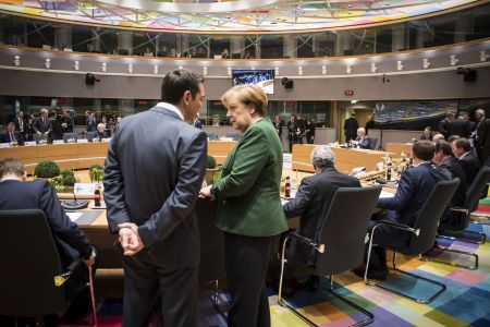 Τηλεφωνική συνομιλία Μέρκελ-Τσίπρα εν όψει Eurogroup