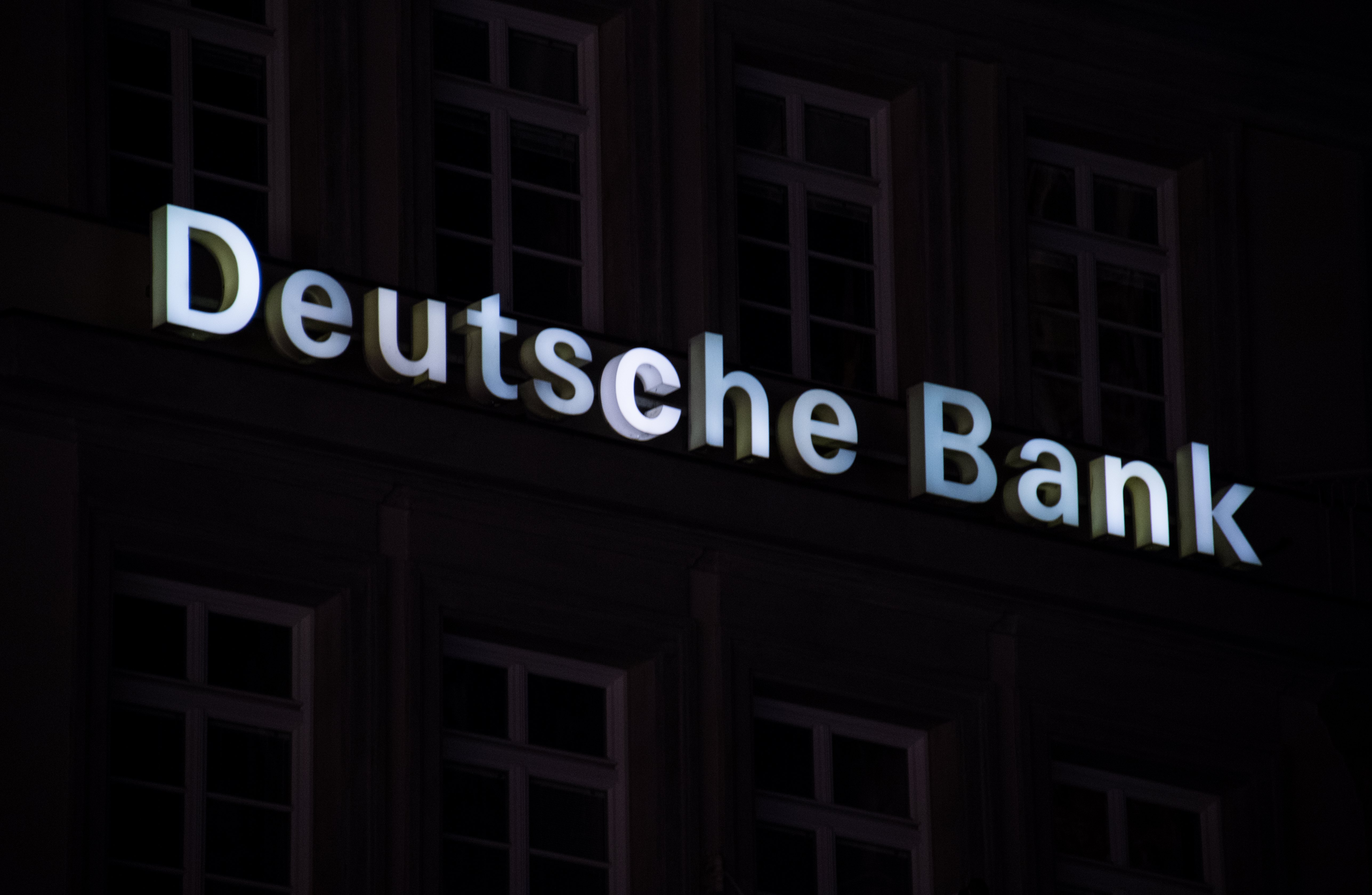 Дойче банк. Христианские банки. 2017 Deutsche Bank.