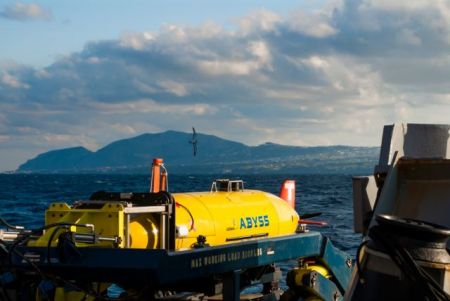 Από τη Σαντορίνη έως τον Σαρωνικό, ρομπότ μελετούν υποθαλάσσια ηφαίστεια