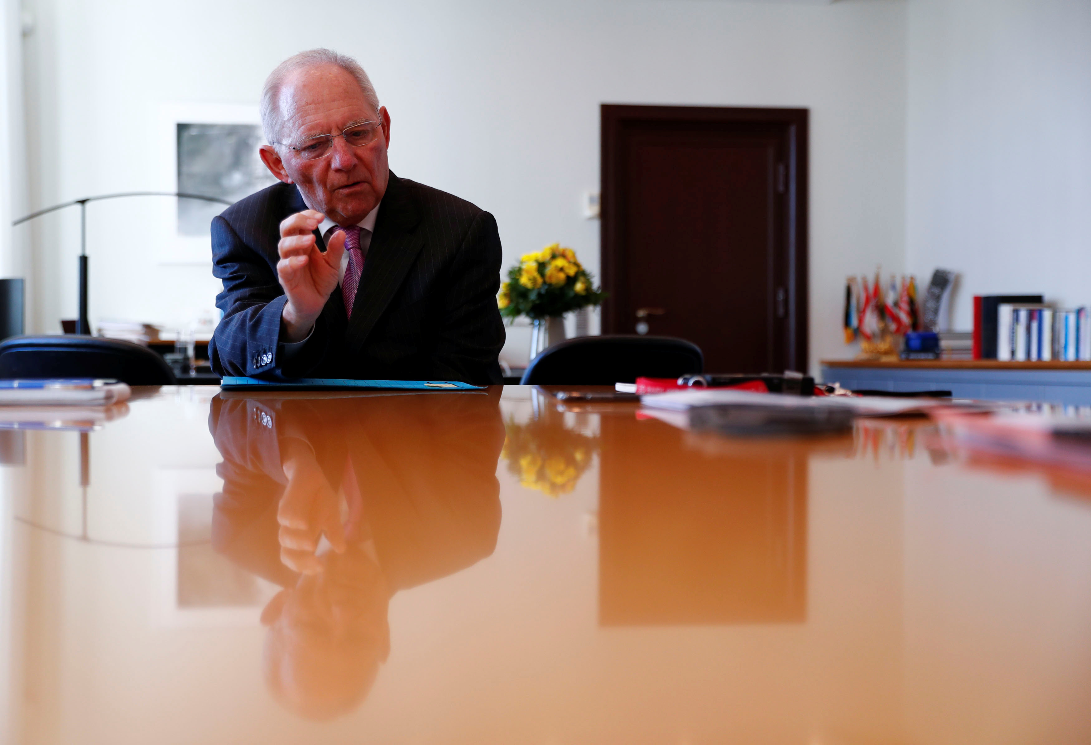 Οι Πυρήνες της Φωτιάς ανέλαβαν την ευθύνη για το πακέτο-βόμβα στον Σόιμπλε