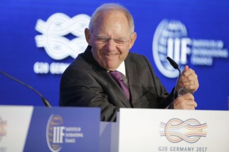 Αμοιβαία δυσπιστία στο Μπάντεν Μπάντεν μεταξύ Σόιμπλε και Μνουτσίν