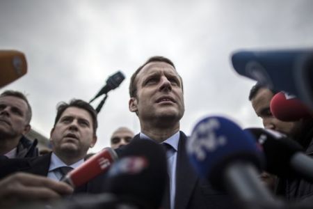 Στο Βερολίνο ο Μακρόν, «πολλά σημεία σύγκλισης» με την Μέρκελ