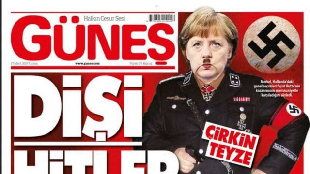 Τουρκική εφημερίδα εμφανίζει την Μέρκελ σαν Χίτλερ | tovima.gr