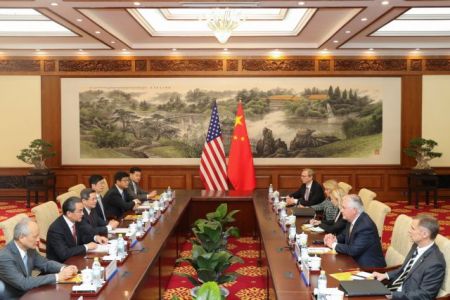 «Ψυχραιμία» συνιστά η Κίνα στις ΗΠΑ για τη Βόρειο Κορέα