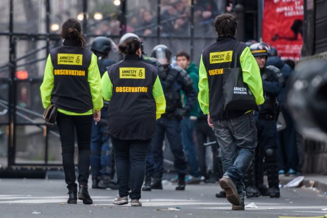 Παρίσι: Συλλήψεις σε διαδήλωση κατά της αστυνομικής βίας