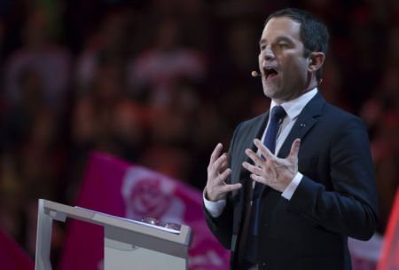 Μπενουά Αμόν: Φιγιόν, Μακρόν, Λεπέν είναι «το κόμμα του χρήματος»