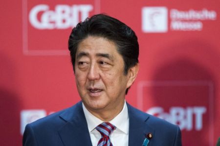 Συνάντηση Αμπε – Πούτιν στη Ρωσία, στα τέλη Απριλίου